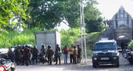 මීගමුව බන්ධනාගාරයේ ගැටුමක්: රැඳවියන් දෙදෙනෙකු මරුට